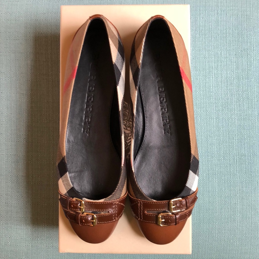 LIKE NEW Burberry Avonwick Ballerina Flat